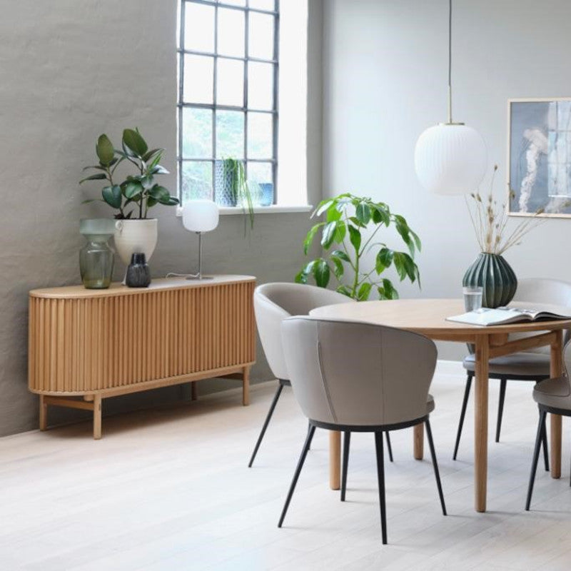 Carno spisebord, natur eg