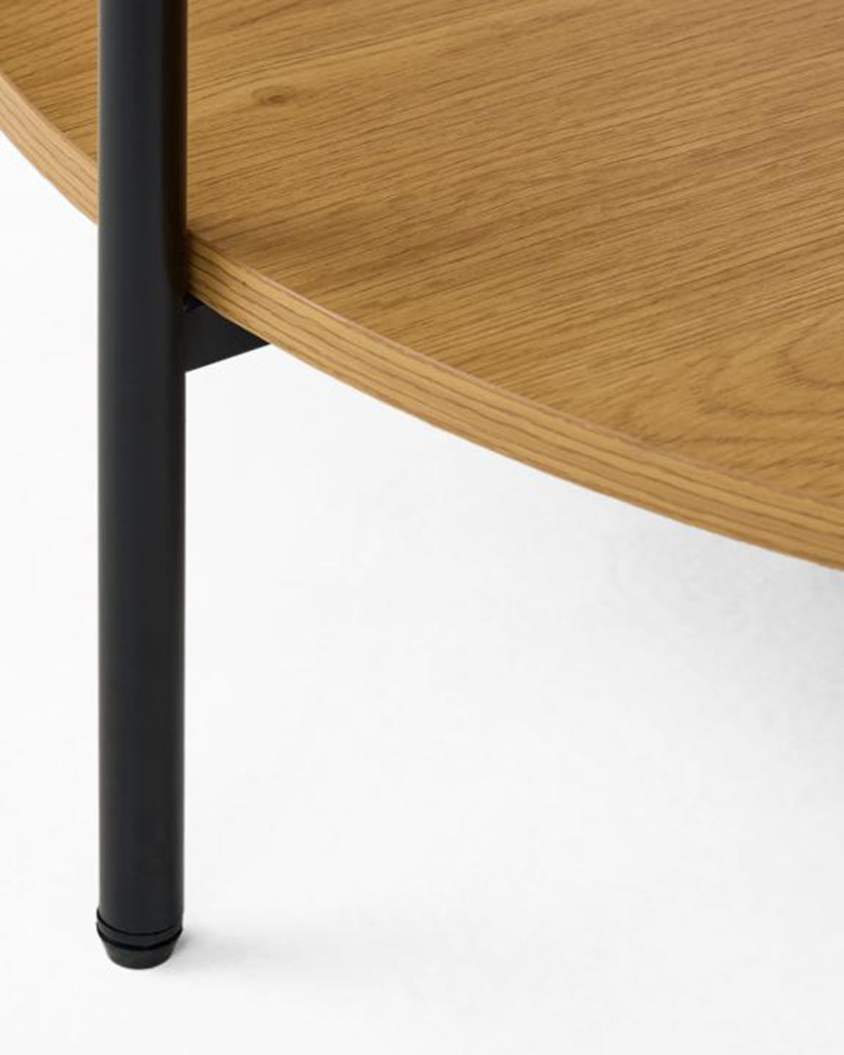 Hassel sofabord, Ø 84 cm.