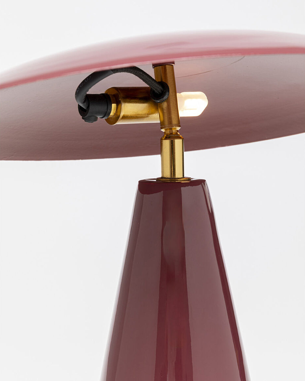 Fungo Bordlampe, Flat Rasberry 33cm