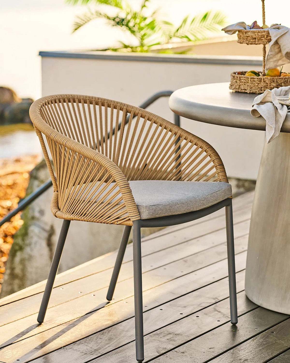 Novella Havestol, sand