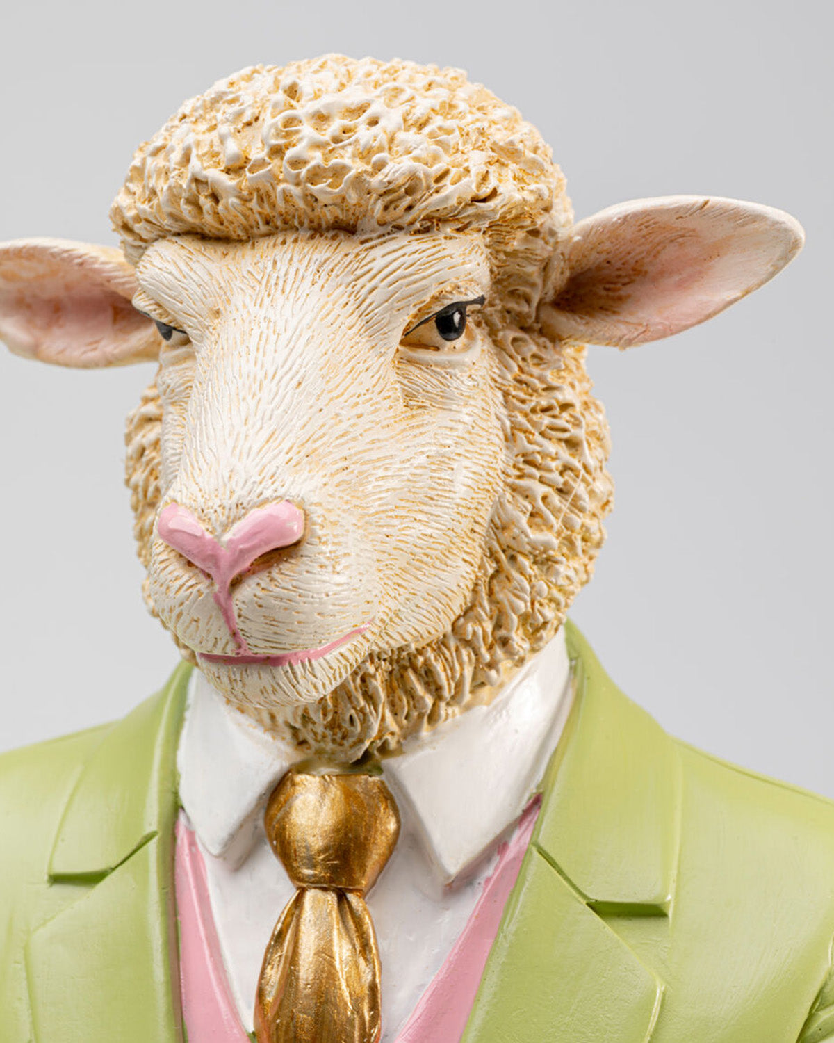 Gentleman Sheep, Pynt