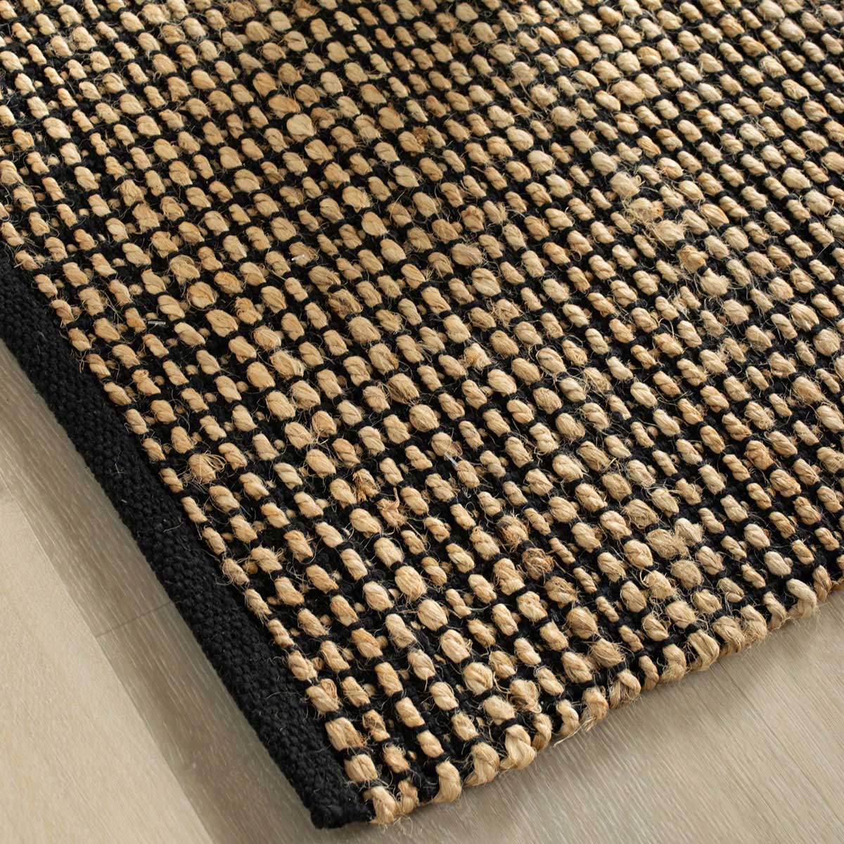 Capri Natural Black tæppe 160x230 cm