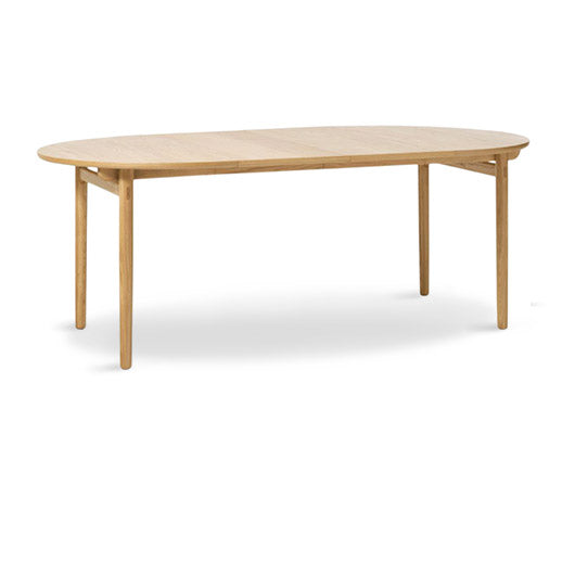 Stort udvalg af spiseborde med udtræk.