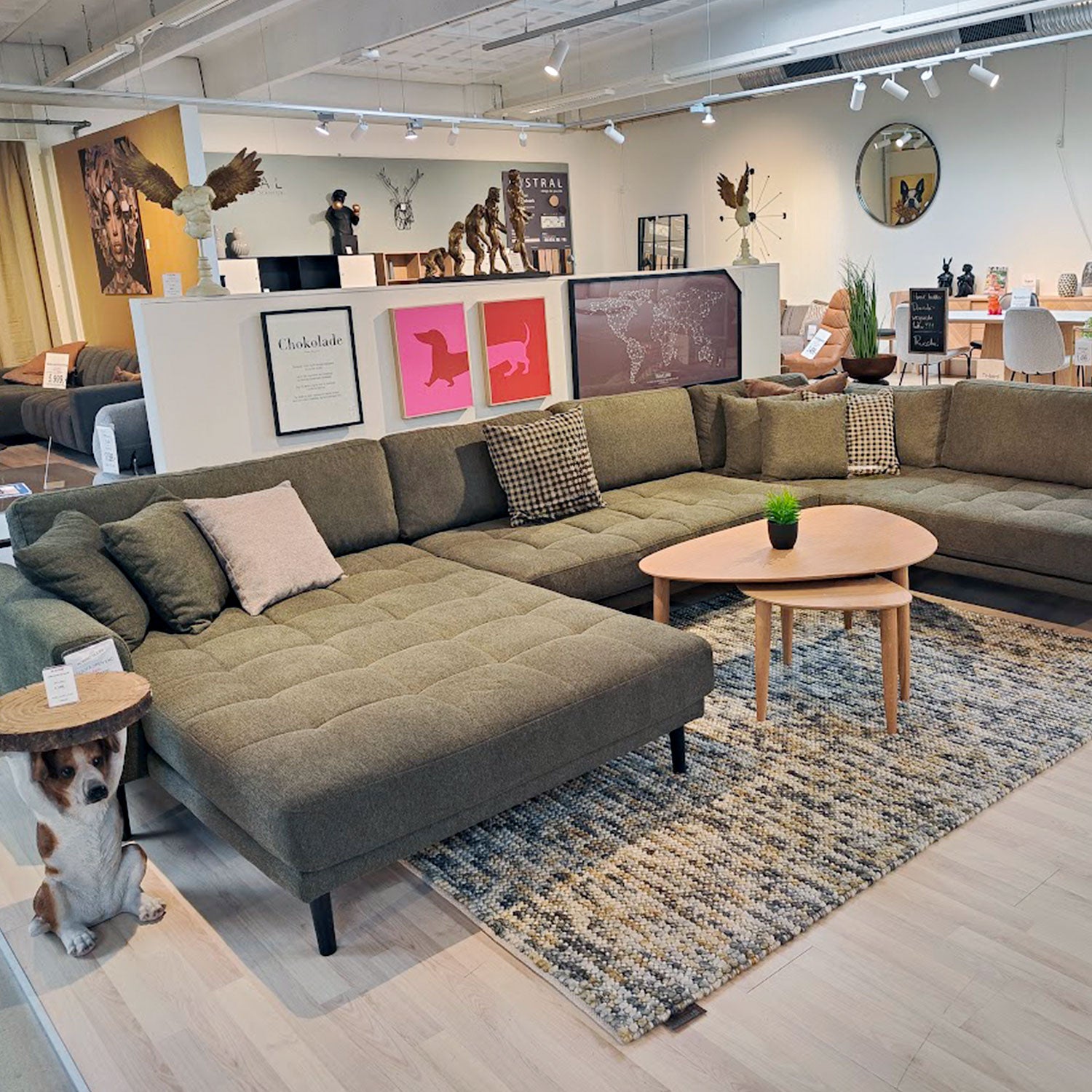 Sit'n Sleep i Holbæk. Alt i sofaer, senge, borde, stole og boligtilbehør.