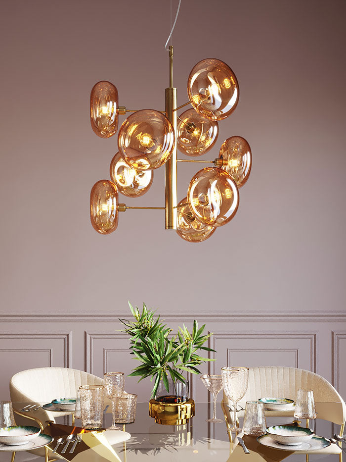 Loftlampe og pendler i stilfuldt design.