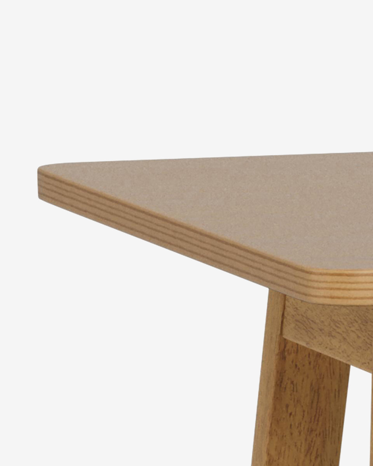 Barnett skrivebord, lak egefiner