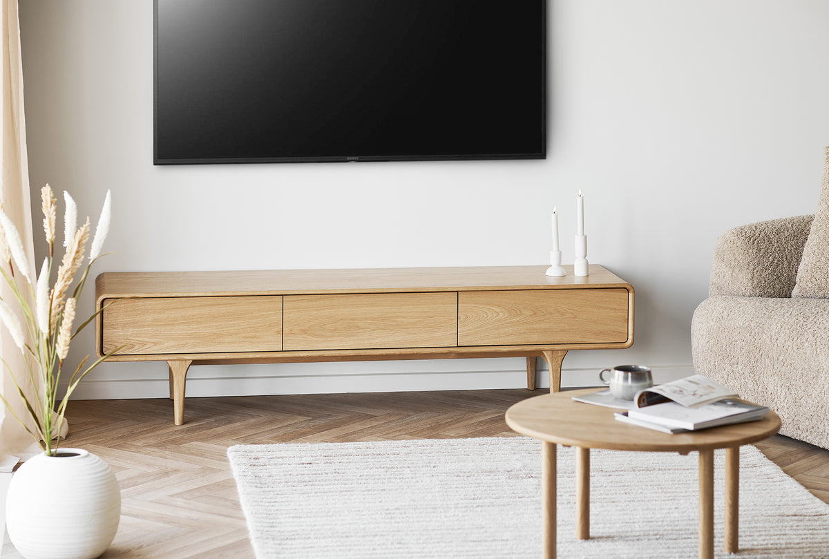 Valencia tv-bord, eg natur