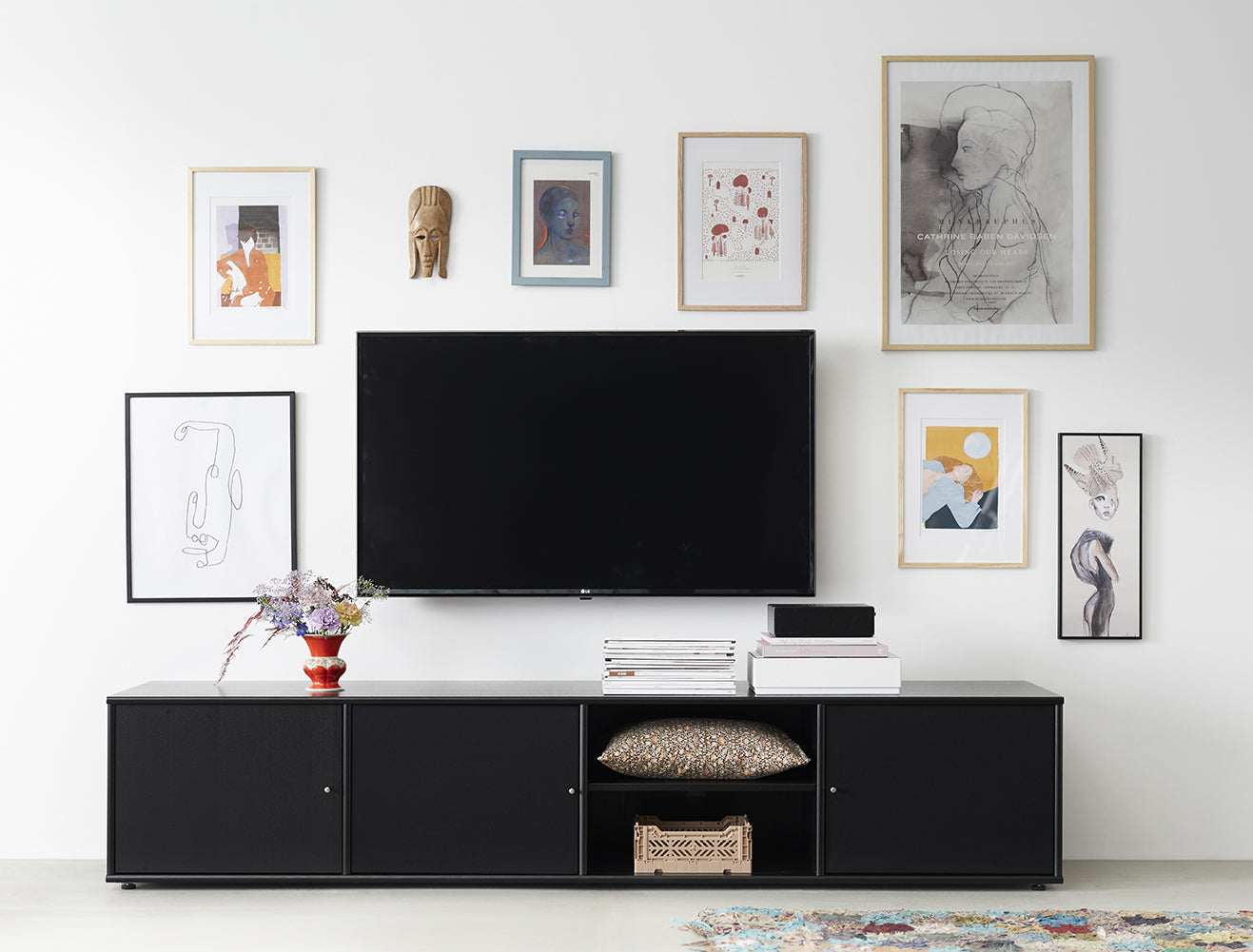 Mistral TV-bord, sortbejdset eg